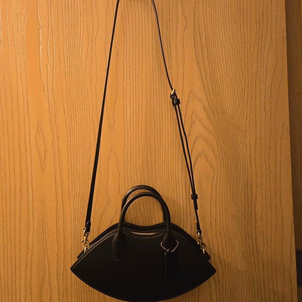 Coach Glovetanned Leather Lip Bag – Black - Picture 6 of 6